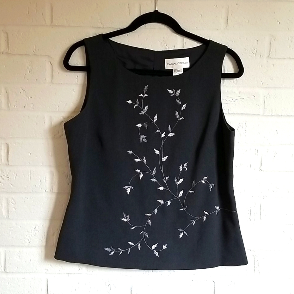 Top sleeveless grey Casual Corner NWT